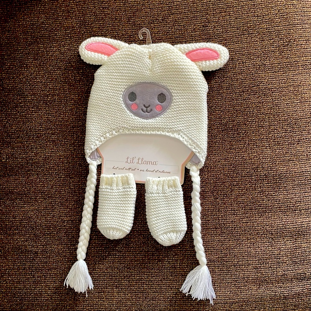 Newborn Hat and Mittens Set